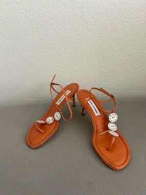 Vintage Manolo blahnik orange t strap button heels